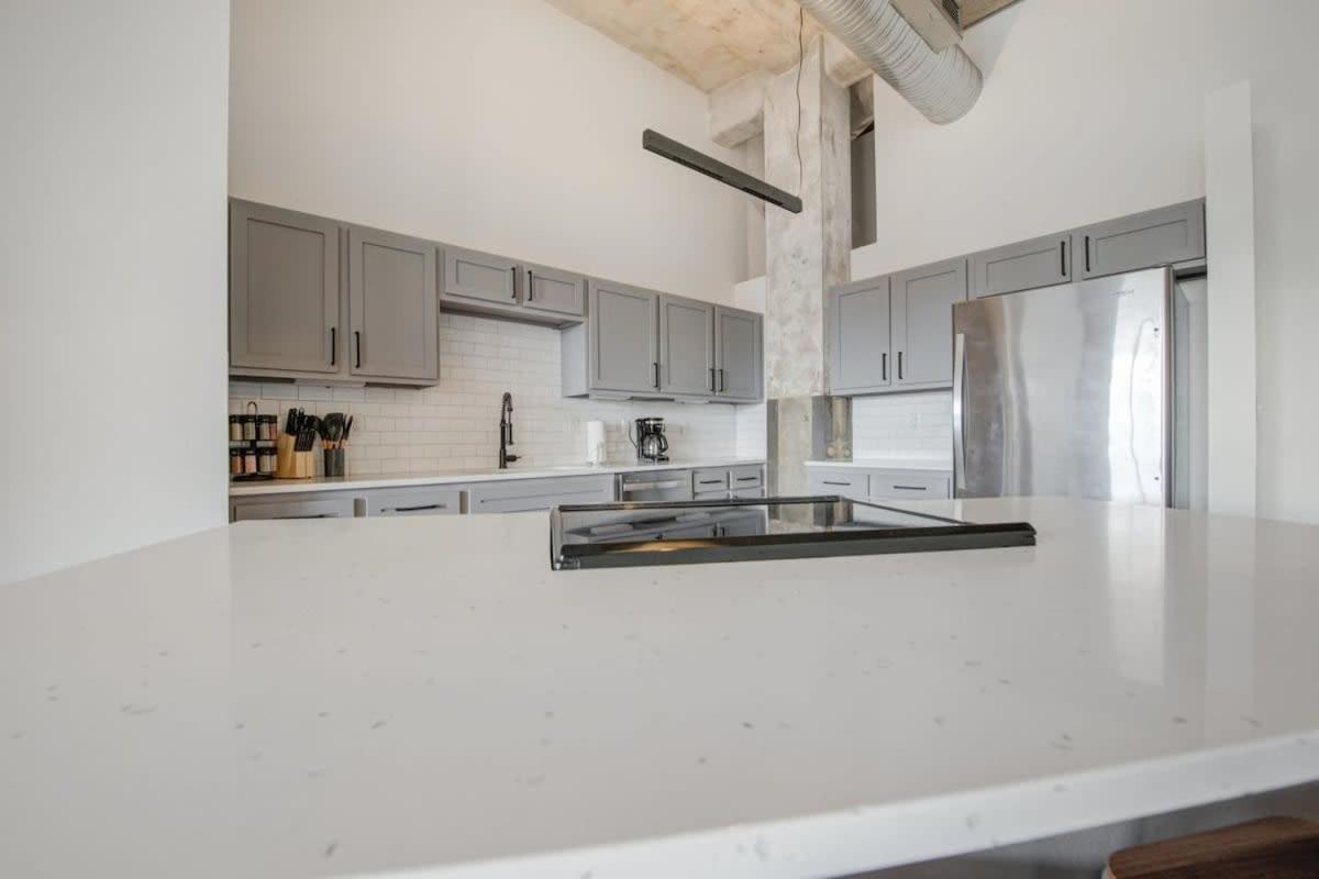 2Br 2Ba Spacious Historic Loft With Gym By Envitae Kansas City Zewnętrze zdjęcie