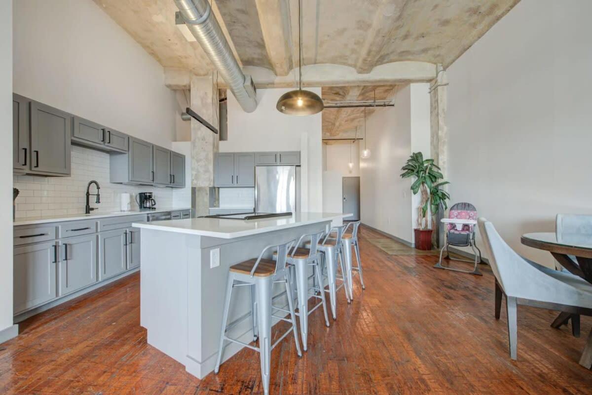 2Br 2Ba Spacious Historic Loft With Gym By Envitae Kansas City Zewnętrze zdjęcie